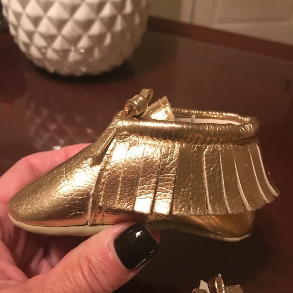 🎈Adorable Gold Moccasins